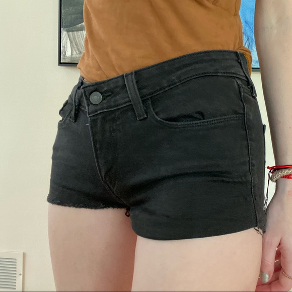 Levi Black Shorts - Picture 3 of 6